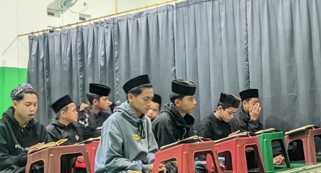 Mengaji di Masjid